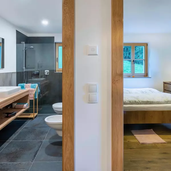 Bathroom and Bedroom apartmets Kröllhof